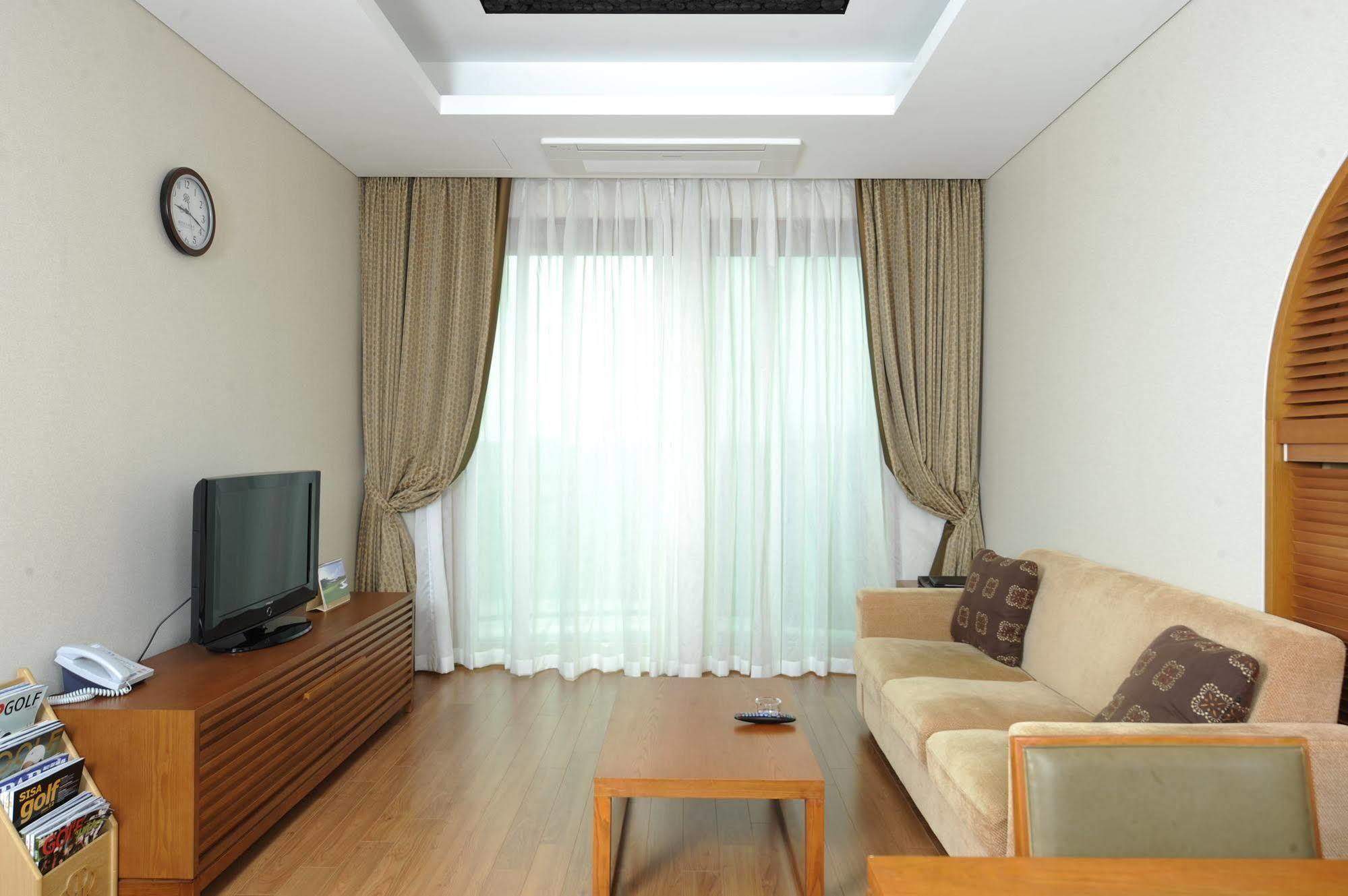 Pineridge Hotel Sokcho Luaran gambar
